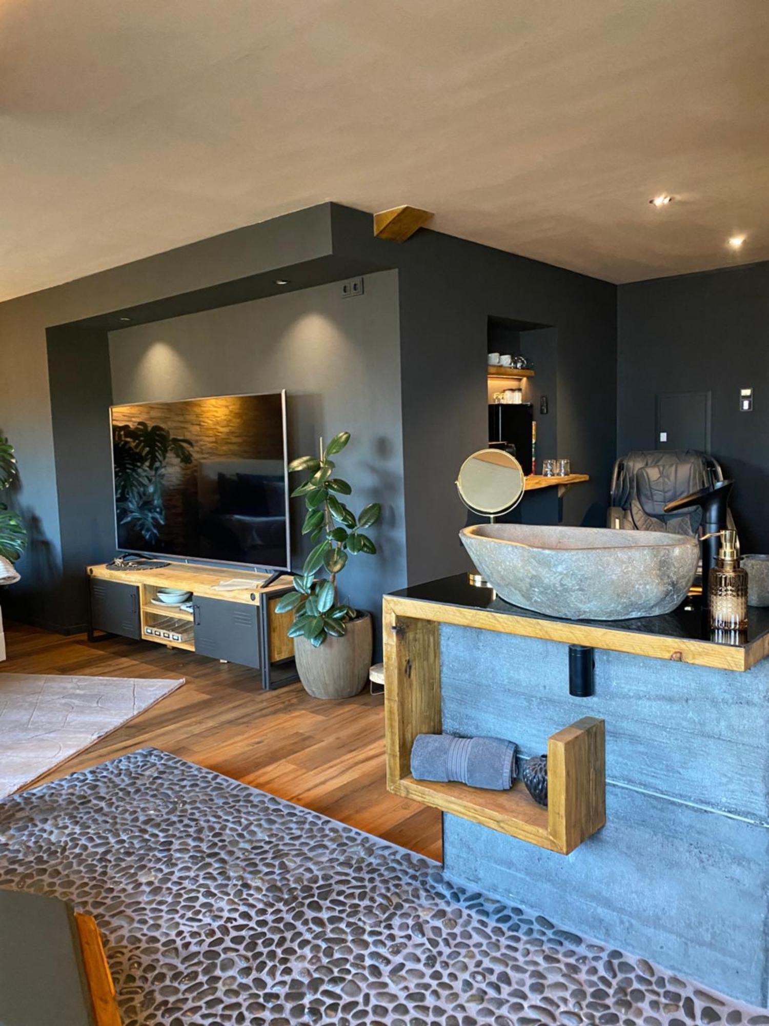 Private Wellness Suiten Mit Whirlpool Essen Exterior foto