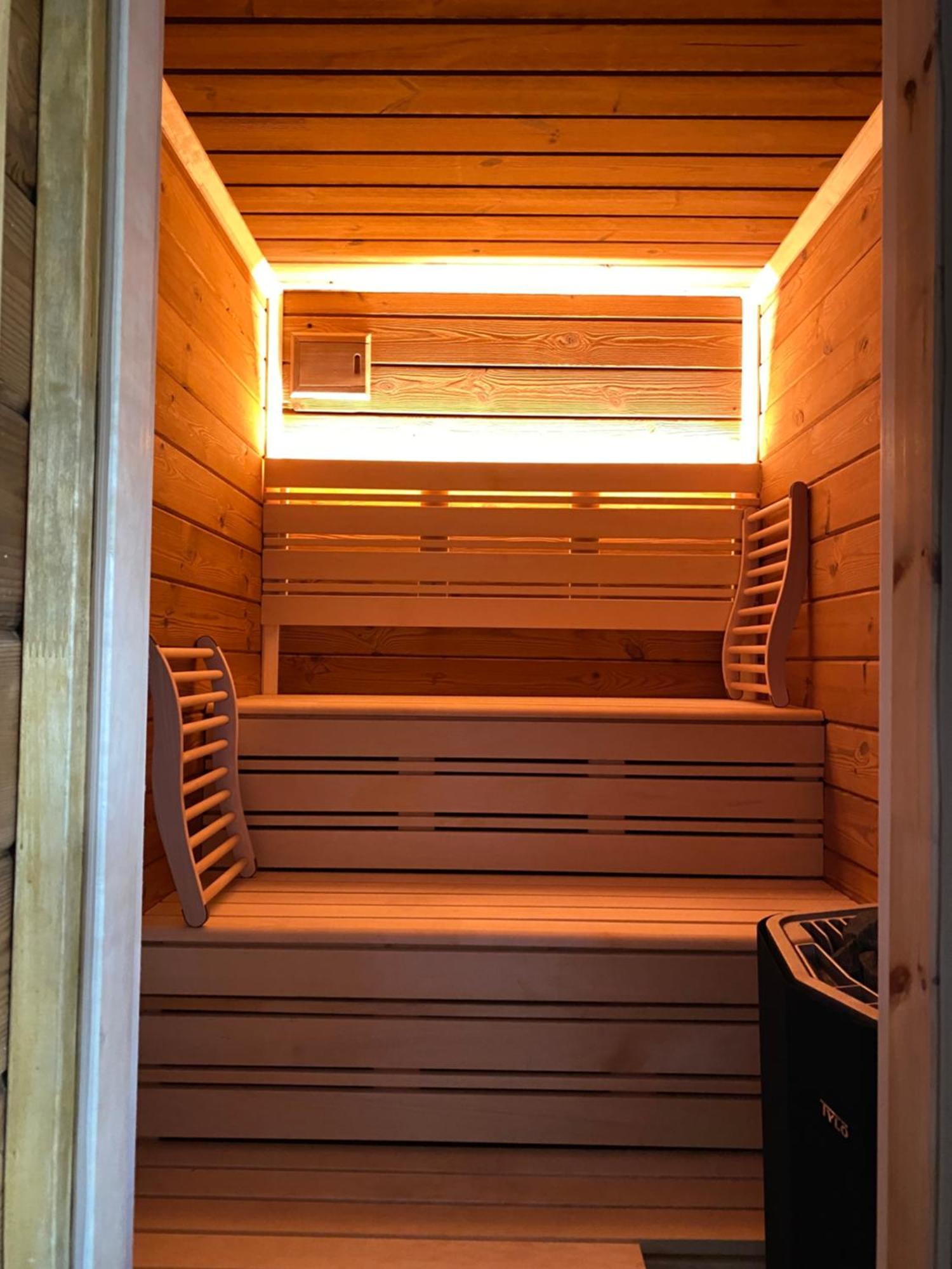 Private Wellness Suiten Mit Whirlpool Essen Exterior foto